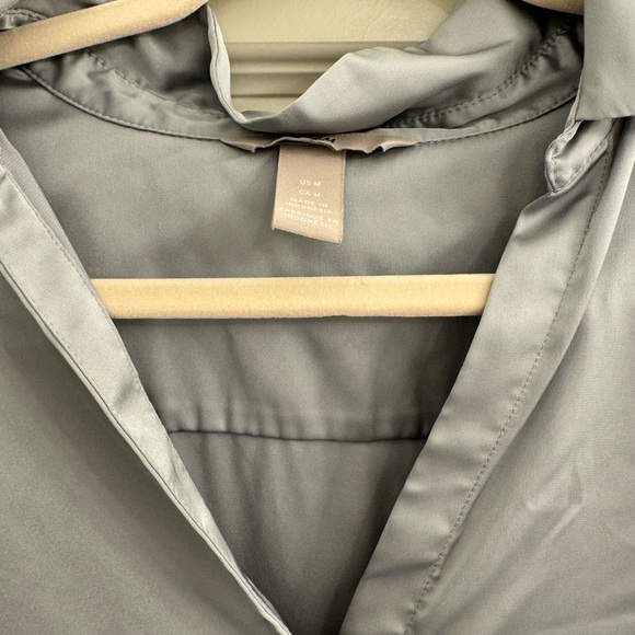 H & M blue/grey blouse - Picture 2 of 3